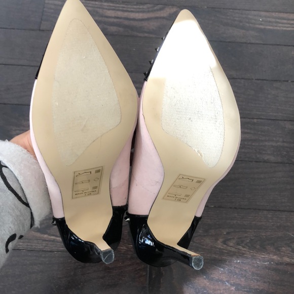 Edgy pumps with spiky hardware - Picture 5 of 7